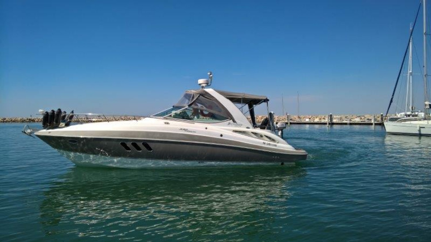 slider 0 Cruisers Yachts  330 Express